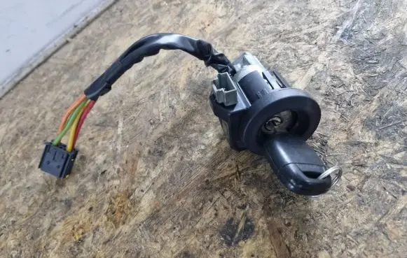 Renault Clio II Ignition lock