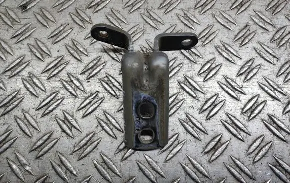 Opel Astra J Front door lower hinge 