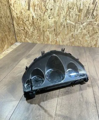 Mercedes-Benz E W212 Speedometer (instrument cluster) A2129001610 A2049024202