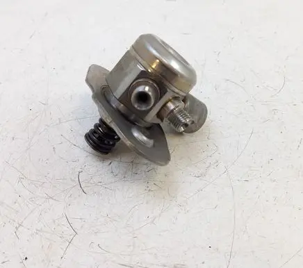 BMW 4 F32 F33 Fuel injection high pressure pump 7584461 13517584461 0533628