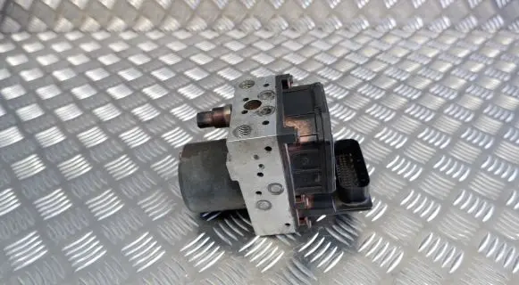 Toyota Corolla Verso AR10 ABS Pump 445400F010 895410F010