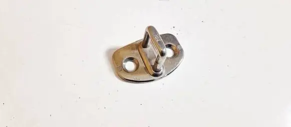 Audi A6 S6 C6 4F Front door lock loop/hook striker 8e0837033
