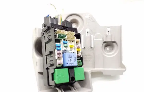 Peugeot 508 Fuse module 9686469280 9665492680