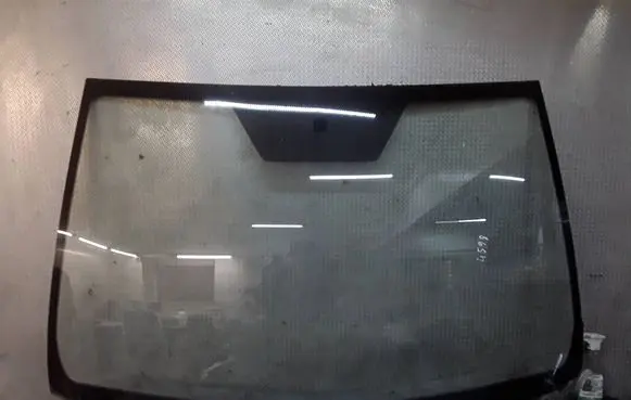 Toyota Verso Front windscreen/windshield window