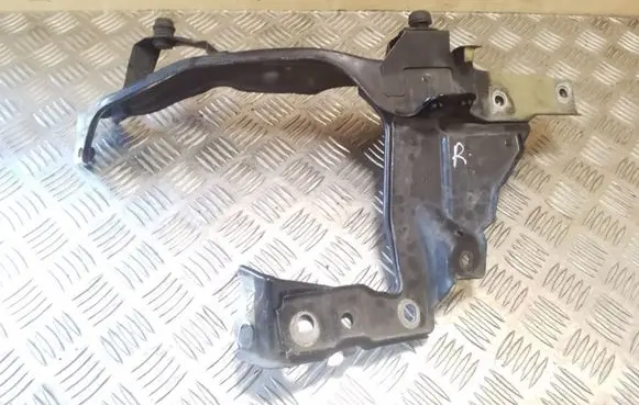 Opel Zafira B Radiator support slam panel bracket 