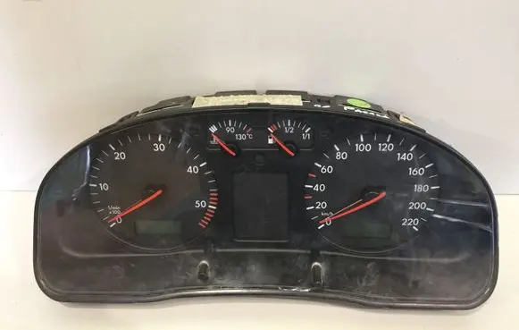Volkswagen PASSAT B5 Speedometer (instrument cluster) 3B0919861J