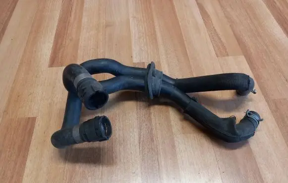 Volkswagen Touareg I Engine coolant pipe/hose 3B0819371A 3B0819373