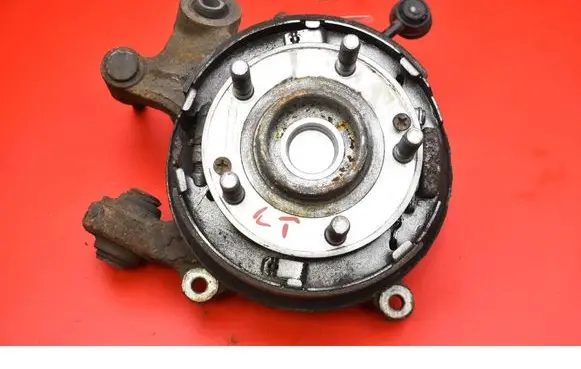 Hyundai Santa Fe Front wheel hub spindle knuckle