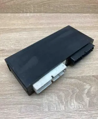 BMW 7 E32 Comfort/convenience module 1379741 604040501E