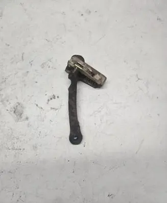 Nissan Terrano Loading door check strap stopper