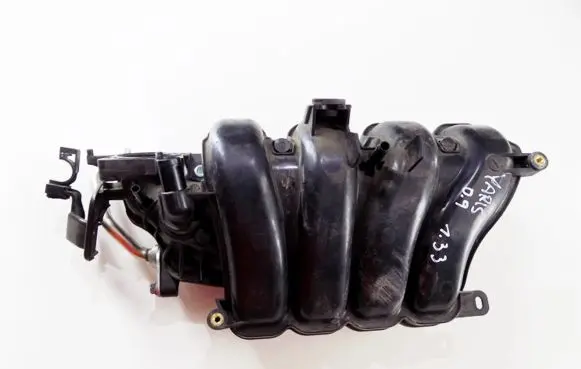 Toyota Yaris Intake manifold