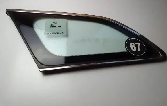 Toyota Avensis T270 Front triangle window/glass 6272005140