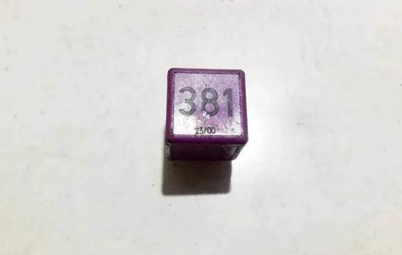 Volkswagen PASSAT B6 Other relay 431951253g v23134-b52-x372
