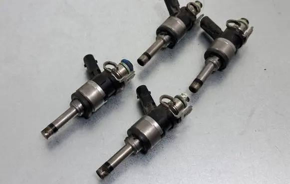 KIA Optima Fuel injectors set 353102E610