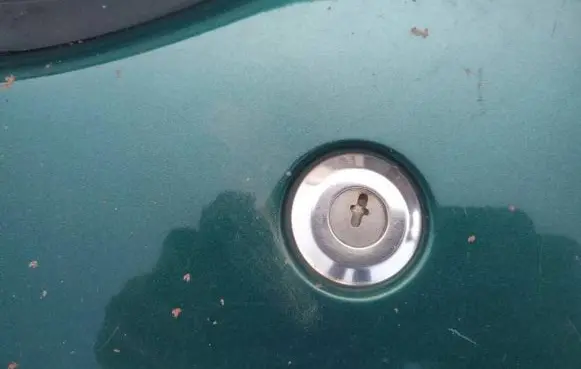 Citroen Berlingo Front door lock (next to the handle) 