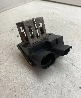 Citroen DS5 Coolant fan relay 9663558880