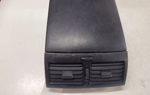 Toyota Avensis Verso Dash center air vent grill 5565144030