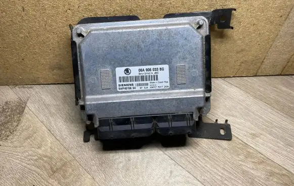 Skoda Octavia Mk1 (1U) Engine control unit/module 06A906033BG 1J1906217E 5WP40156