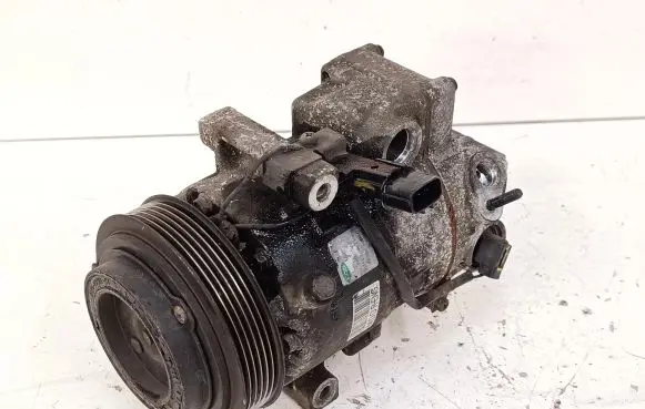 Hyundai ix35 Air conditioning (A/C) compressor (pump)