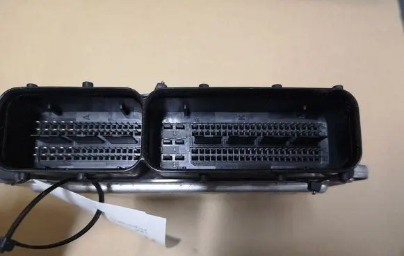 Opel Insignia A Engine control unit/module 55573539 55573560 0281015774
