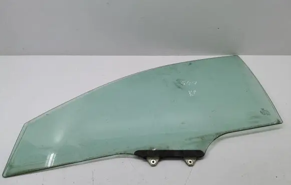 Honda CR-V Front door window glass four-door