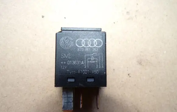 Audi A4 S4 B5 8D Other relay 8Z0951253