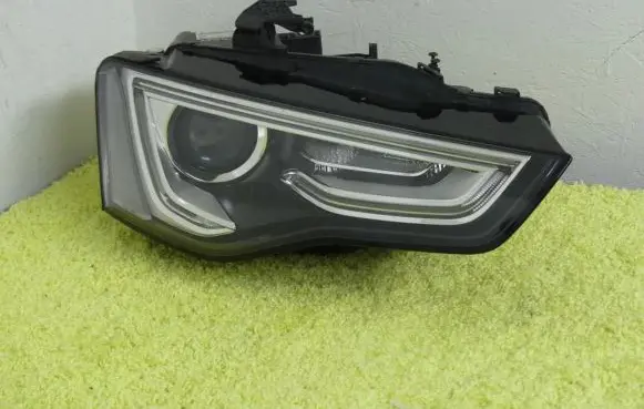 Audi A5 8T 8F Headlight/headlamp 8T0941006C