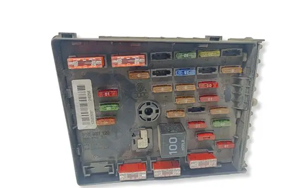 Volkswagen PASSAT B6 Fuse module 3C0937125