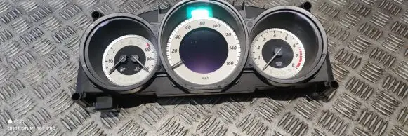 Mercedes-Benz CLS C218 X218 Speedometer (instrument cluster) A2189007402