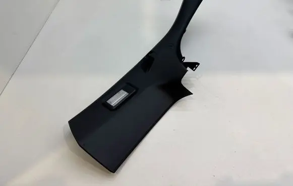 BMW 3 E46 (D)pillar trim (top) 8209014A