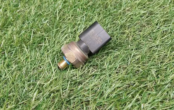 Fuel pressure sensor