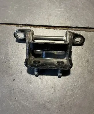 Nissan X-Trail T31 Front door lower hinge