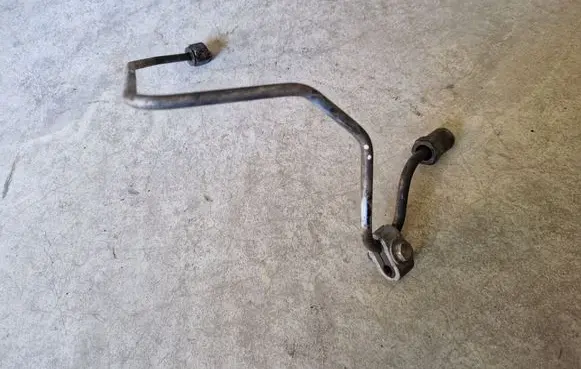 Toyota Hilux (AN10, AN20, AN30) Fuel injector supply line/pipe 