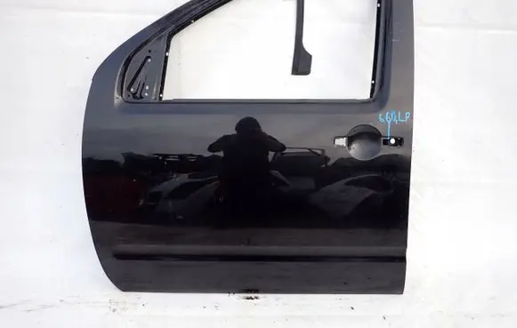 Nissan Navara D40 Front door