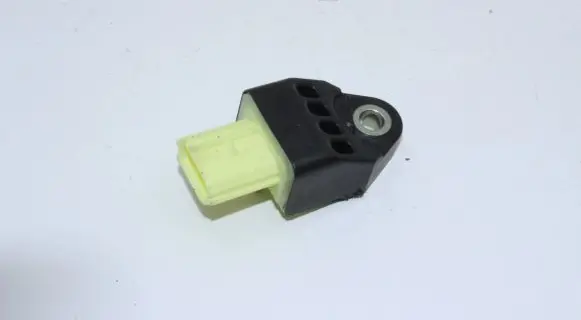 Lexus CT 200H Other devices 8983175020