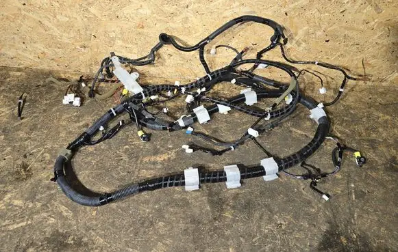 Infiniti QX80 Wiring harness 240176JE0A