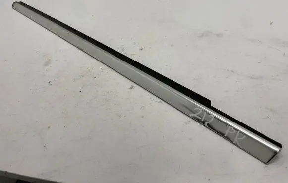 Mercedes-Benz E W212 Front door trim (molding) 