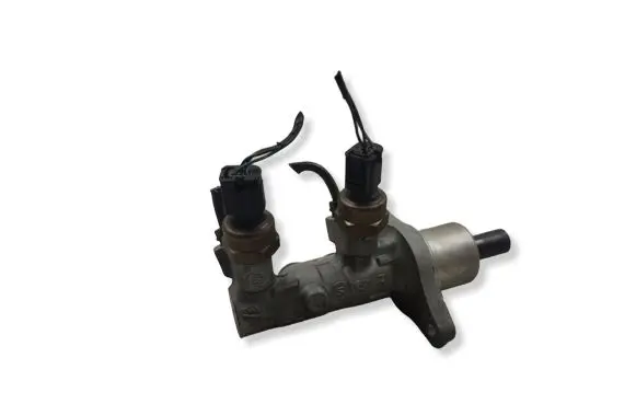 BMW 3 E46 Master brake cylinder 