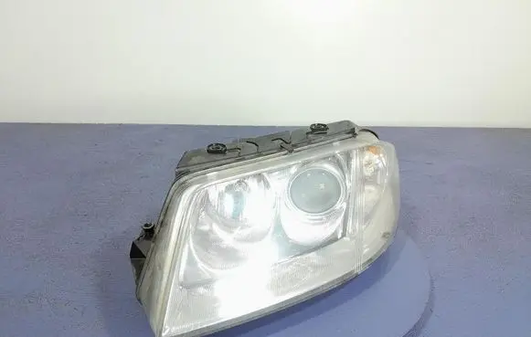 Volkswagen PASSAT B5.5 Headlight/headlamp 3B0941015AN