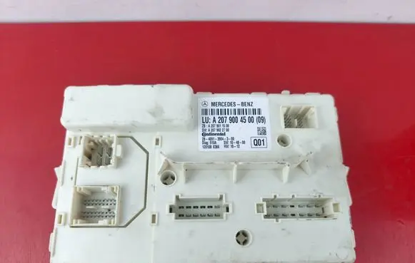 Mercedes-Benz E C207 W207 Convertible roof control unit A2079004500