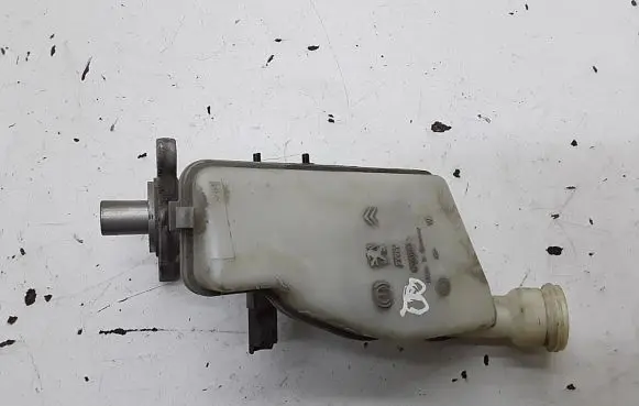 Peugeot 207 Master brake cylinder 32067093