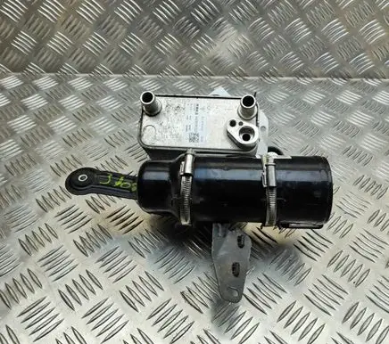 Air conditioning (A/C) air dryer
