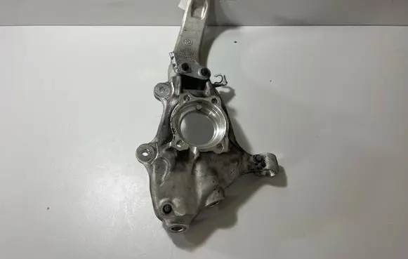 Front wheel hub