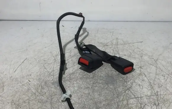 Toyota RAV 4 (XA40) Rear seatbelt buckle 18402 18219 B630