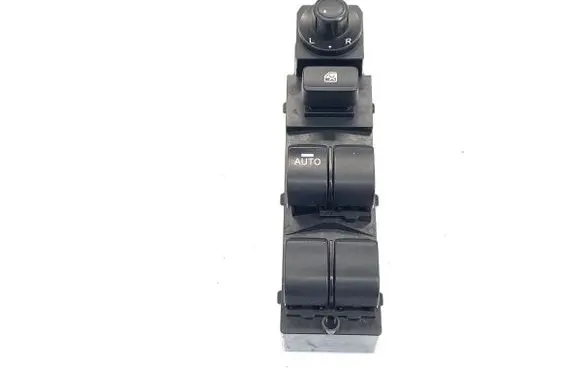 Mazda 3 II Electric window control switch BHR966350A