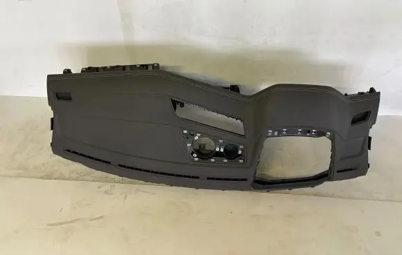 Volkswagen Touareg III Dashboard 761858296 L0280061