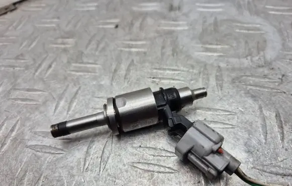 Nissan Qashqai Fuel injector H8201141604 4350R 05R16