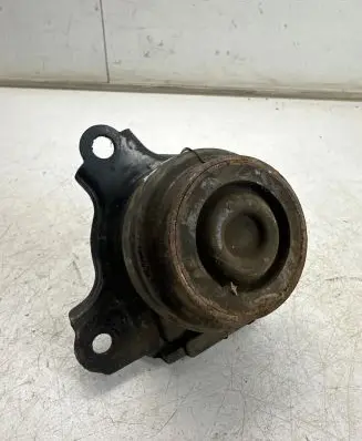 Honda Civic Engine mount bracket