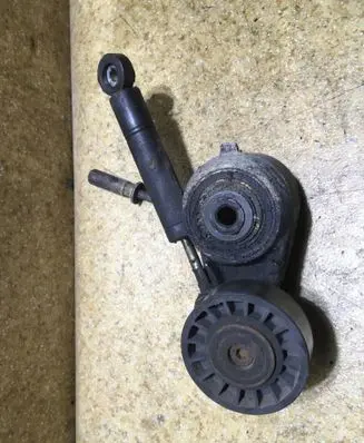 Mercedes-Benz E W124 Timing belt/chain tensioner 