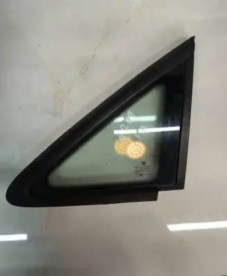 Volkswagen Touran I Front door vent window glass four-door 43R00048 E000255